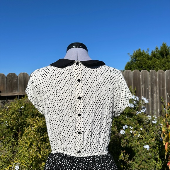 Vintage Forever 21 Twee Black and White Size M Collared Dress - Picture 8 of 9